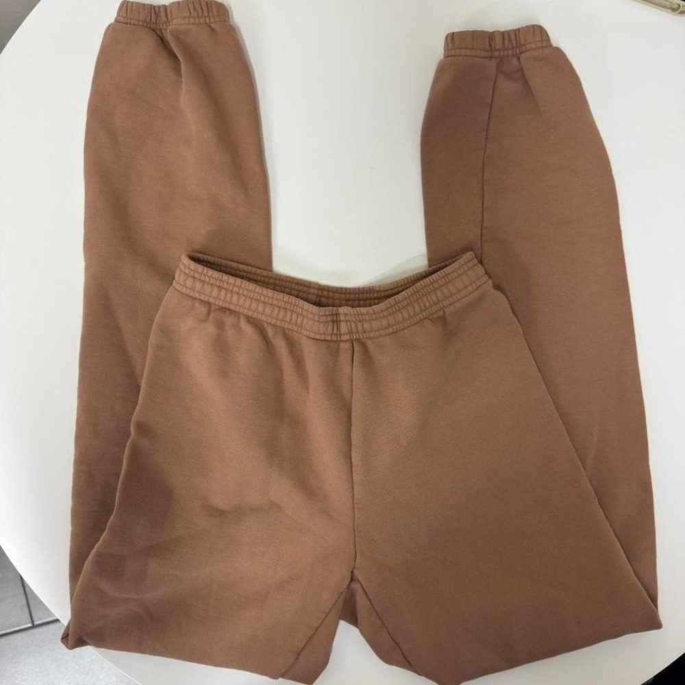 Skims brown sweatpants